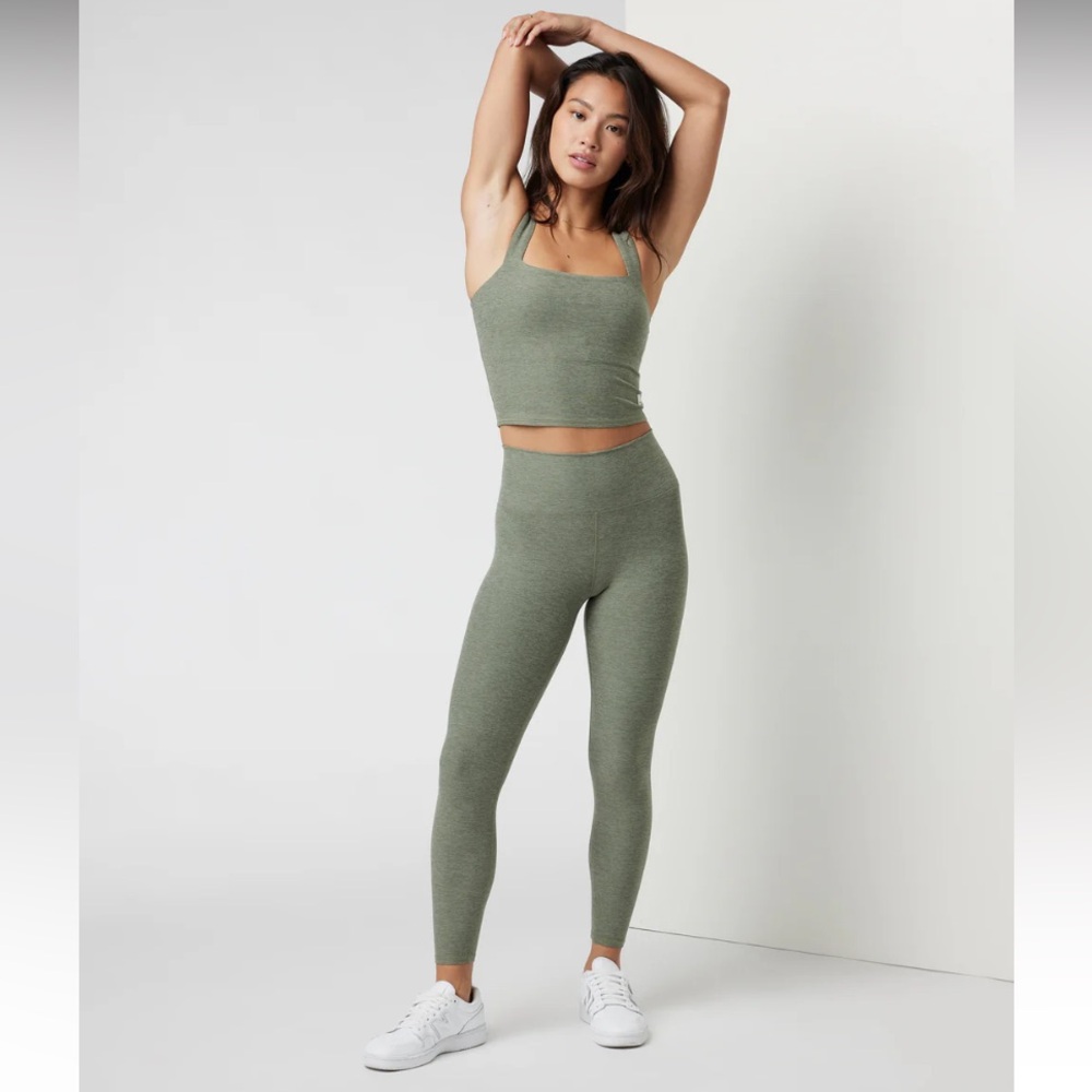 Vuori Clean Elevation Leggings, Medium, Short.